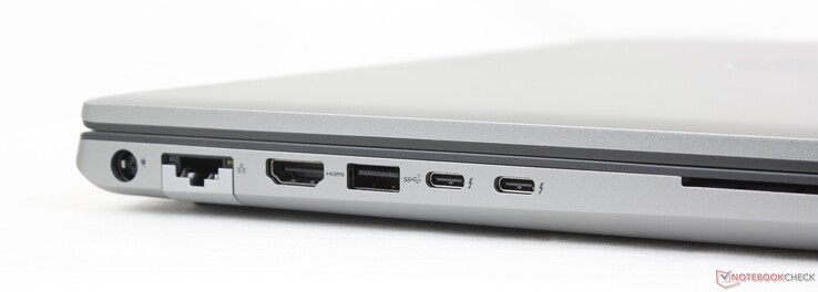 Izquierda: adaptador de CA, RJ-45 Gigabit, HDMI 2.1, USB-A 3.2, 2x Thunderbolt 4 con Power Delivery + DisplayPort 1.4, lector de tarjetas inteligentes