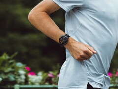 El reloj inteligente Polar Vantage V3 se actualiza con un nuevo firmware. (Fuente de la imagen: Polar)