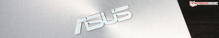 Asus Zenbook 14X - El elegante subportátil deja una buena impresión tanto por fuera como por dentro.