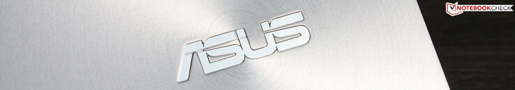 Asus Zenbook 14X - El elegante subportátil deja una buena impresión tanto por fuera como por dentro. Asus Zenbook 14X - El elegante subportátil deja una buena impresión tanto por fuera como por dentro.