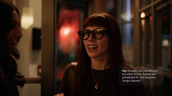 El primer par de gafas inteligentes de Google utilizará micrófonos, cámaras y altavoces para ir sin pantalla. (Fuente de la imagen: Google)