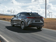 El SUV eléctrico Lexus RZ 450e de 2023 se ha presentado oficialmente en un extenso tráiler de lanzamiento (Imagen: Lexus)