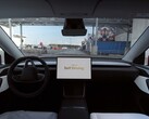 Un Tesla conduciendo de forma autónoma hasta el aparcamiento de Giga Berlín (Fuente de la imagen: Tesla on X)