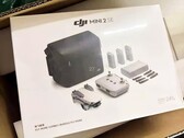 El DJI Mini 2 SE no puede grabar vídeos en 4K, a diferencia de su homónimo. (Fuente de la imagen: @JasperEllens y @DealsDrone)