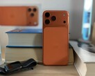 La redactora de MacRumors Juli Clover utilizó tres generaciones de iPhone durante un año cada una con el límite de carga del 80% activado.