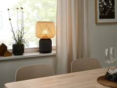 La lámpara IKEA SYMFONISK con altavoz y Wi-Fi tiene una nueva pantalla de bambú (Fuente de la imagen: IKEA)
