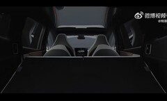 Interior del nuevo SUV Tesla Model Y L (Fuente de la imagen: Tesla en Weibo)