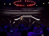 Lisa Su, consejera delegada de AMD, se burló de una GPU RX 7000 sin nombre en el evento de presentación de Zen 4. (Fuente: AMD)