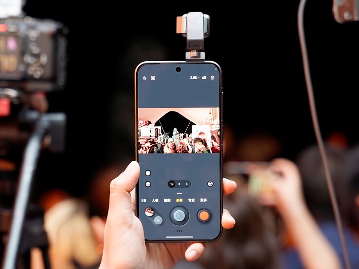 El Honor Robot Phone cuenta con un sensor primario de ultra alta resolución de 200MP.