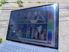 Al aire libre bajo la luz directa del sol