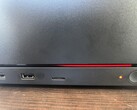 La Steam Machine muestra un código de error con una luz roja que, al parecer, indica un problema de reajuste de la memoria. 