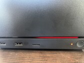 La Steam Machine muestra un código de error con una luz roja que, al parecer, indica un problema de reajuste de la memoria. 