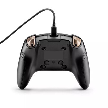 El mando tiene botones adicionales en la parte trasera (Fuente de la imagen: Thrustmaster)