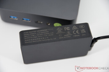 GMKtec NucBox K17 con fuente de alimentación (20 V; 5 A)