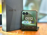 La pantalla externa procede del Razr Ultra 2026; en otros aspectos, el Razr Plus 2026 recorta gastos para mantener un precio más bajo.