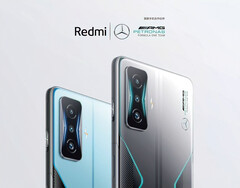 El Redmi K50 Gaming y su homólogo Mercedes-AMG Petronas F1 Team Edition. (Fuente de la imagen: Xiaomi)