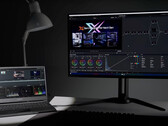 El AORUS FO32U2P cuenta con la certificación VESA ClearMR 13000 y DisplayHDR 400 True Black. (Fuente de la imagen: Gigabyte)