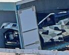 El Cybertruck de Tesla ha aterrizado en Nueva Zelanda para realizar pruebas en climas fríos, lo que nos ha permitido echar un vistazo a su amplio maletero y al inusual diseño de su tapa. (Fuente de la imagen: Cybertruck Owners Club)