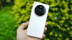 Un Find X8 Ultra en estado salvaje(?). (Fuente de la imagen: Digital Chat Station vía Weibo) 