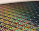 Arte conceptual que evoca el diseño de chips para smartphones, preparando el terreno para la rivalidad entre MediaTek y Qualcomm (Fuente de la imagen: Unsplash / Laura Ockel)