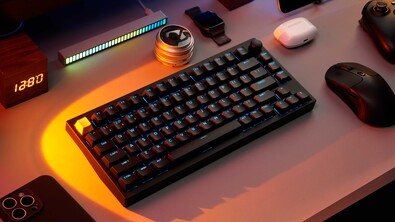 Lemokey P1 HE brilla a través de las teclas