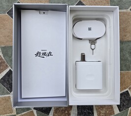 Reseña del Oppo Find X9 Pro. (Fuente de la imagen: Marcus Herbrich)