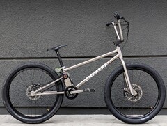 La bicicleta eléctrica Chimera BMX puede alcanzar las 30 mph (~48 kph) en 4,5 segundos. (Fuente de la imagen: Chimera)