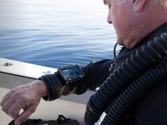 El Garmin Descent X50i se actualiza a la versión de software 3.18. (Fuente de la imagen: Garmin)