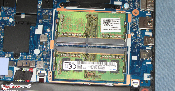 Hay dos ranuras de RAM disponibles. La memoria funciona en modo de doble canal.