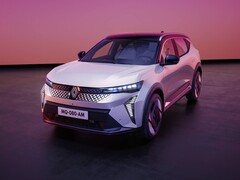 El renovado Renault Scenic E-Tech cuenta con nuevas y mejoradas características. (Fuente de la imagen: Renault)