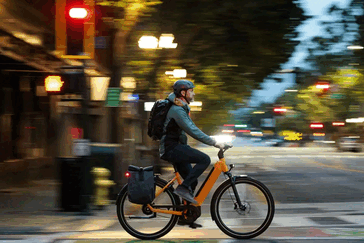 La bicicleta eléctrica Gazelle Ultimate C380+ está disponible en configuraciones de cuadro escalonado y escalonado alto
