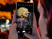 El Galaxy S24 Ultra es uno de los tres dispositivos que actualmente ejecutan One UI 6.1. (Fuente de la imagen: Samsung)