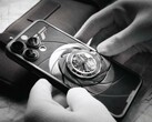 Caviar combina un iPhone Apple con un Omega Seamaster. (Fuente de la imagen: Caviar)