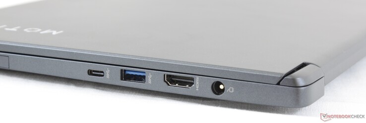Derecha: USB Tipo C, USB 3.0 Tipo A, HDMI, adaptador de CA