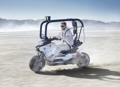 La BMW Vision CE 01 pretende sustituir el casco y el equipo de protección por el fiel cinturón de seguridad y la jaula antivuelco (Fuente de la imagen: BMW)