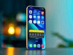 Se espera que el sucesor del iPhone 17 Pro que aparece en la imagen tenga una pantalla mejor.