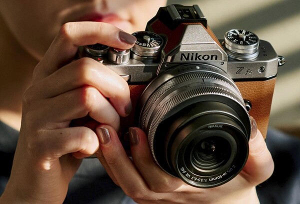 El estilo retro de la Nikon Z fc es más que una pequeña parte de su atractivo. (Fuente de la imagen: Nikon)