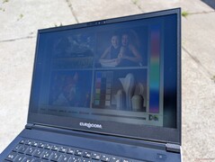 Al aire libre bajo la luz del sol