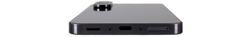 Abajo: altavoz, micrófono, USB, micrófono, SIM (fuente de la imagen: Daniel Schmidt)