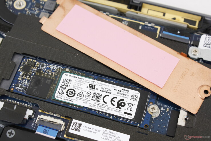 SSD M.2 2280 con el difusor de calor de cobre eliminado. No hay ningún almacén secundario