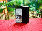El Motorola Razr 70 ofrece dos pantallas muy brillantes.