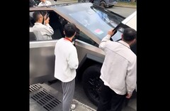Los empleados de BYD sí que parecen interesados en el Cybertruck, a juzgar por el vídeo. (Fuente de la imagen: Twitter)