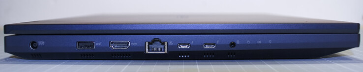 Toma hueca de alimentación; USB Tipo-A 3.1 Gen 2; LAN (RJ45); 2x USB Tipo-C con Thunderbolt 4 y PowerDelivery; audio combo de 3,5 mm