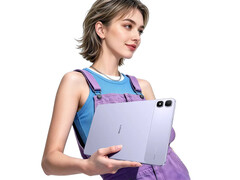 El Xpad 30 Pro está disponible en tres colores. En la imagen: una fotografía promocional del modelo en color morado.