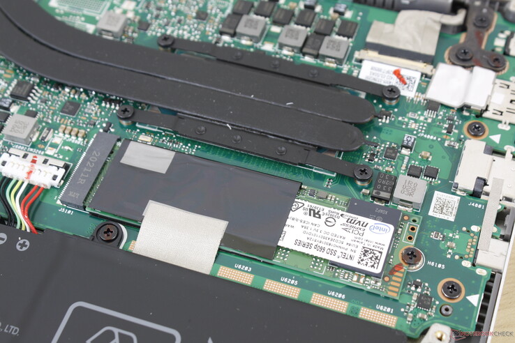 Una sola ranura M.2 2280 PCIe 3.0 x2 sin opciones secundarias