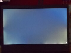 Mayor sangrado de la pantalla en comparación con la pantalla LCD AUO