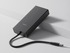 El SAI para NAS de Xiaomi cuesta unos 51 dólares en China. En la imagen: una fotografía promocional de la fuente de alimentación.