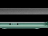 Un nuevo televisor OnePlus, con un teléfono de la serie 8 para la escala. (Fuente: OnePlus)