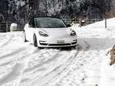 La autonomía de los Teslas disminuye menos en invierno (imagen: Severin Demchuk/Unsplash)