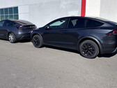 Nuevo Stealth Grey frente a los antiguos colores plateados de Tesla (imagen: Pixlrage/Reddit)